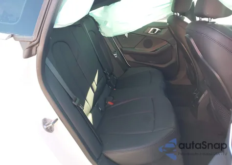 2023 BMW 228 Gran Coupe I Sdrive z USA, uszkodzony, nr VIN WBA53AK09P7M40006